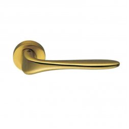 Дверная ручка Colombo Madi AM 31 матовое золото (розетка 45мм) с накладками под BB