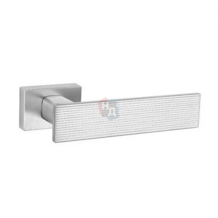 Дверная ручка Tupai LINA 4 3042 RT-96 хром матовый