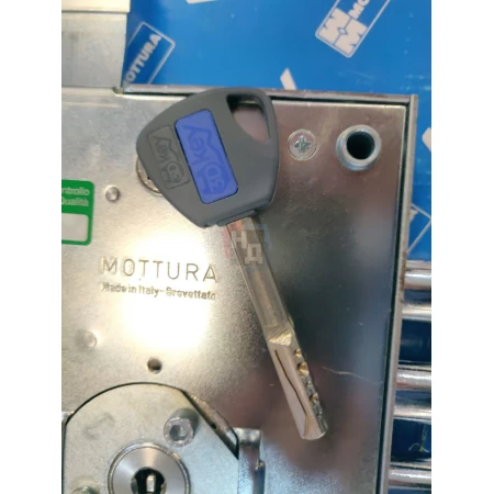 Замок врезной Mottura 3D.771 (3D771L80005CS) левый 3D Key (складной ключ)