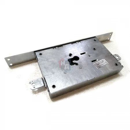 Замок врезной Iseo 6720x04S