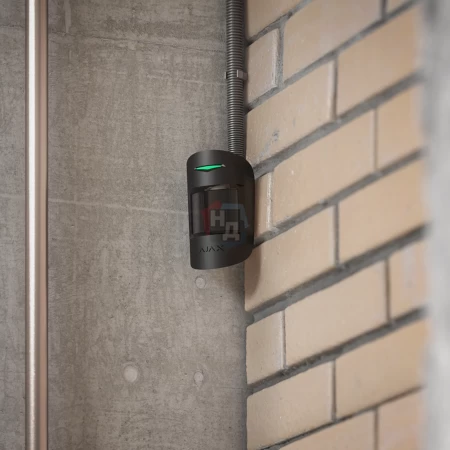 Проводной датчик движения Ajax MotionProtect Plus Fibra с микроволновым сенсором черный